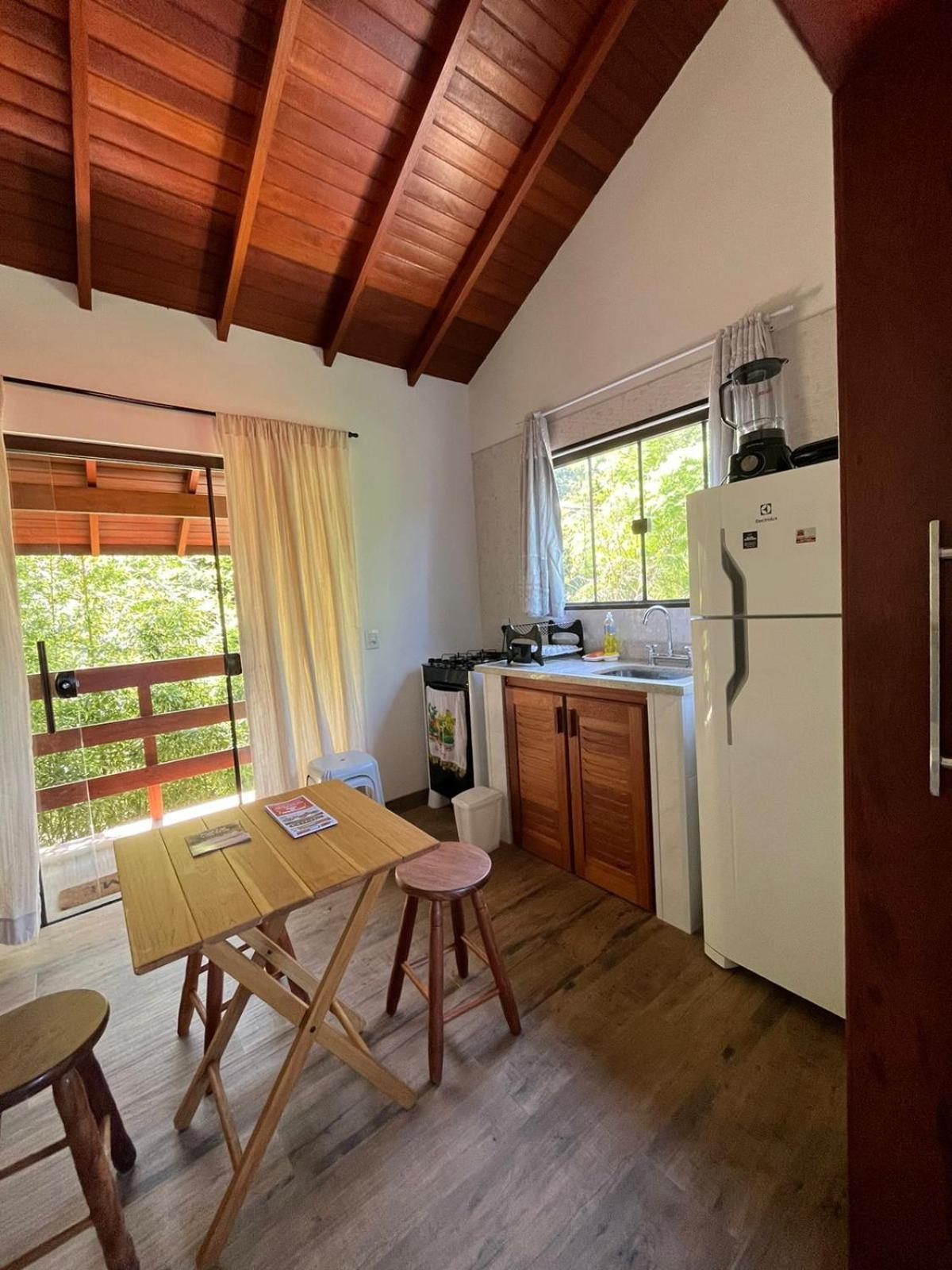 Kitnet Pinheira - De Cima Apartment
